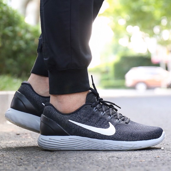 review-giay:-nike-lunar-glide-9-co-nen-mua-khong?