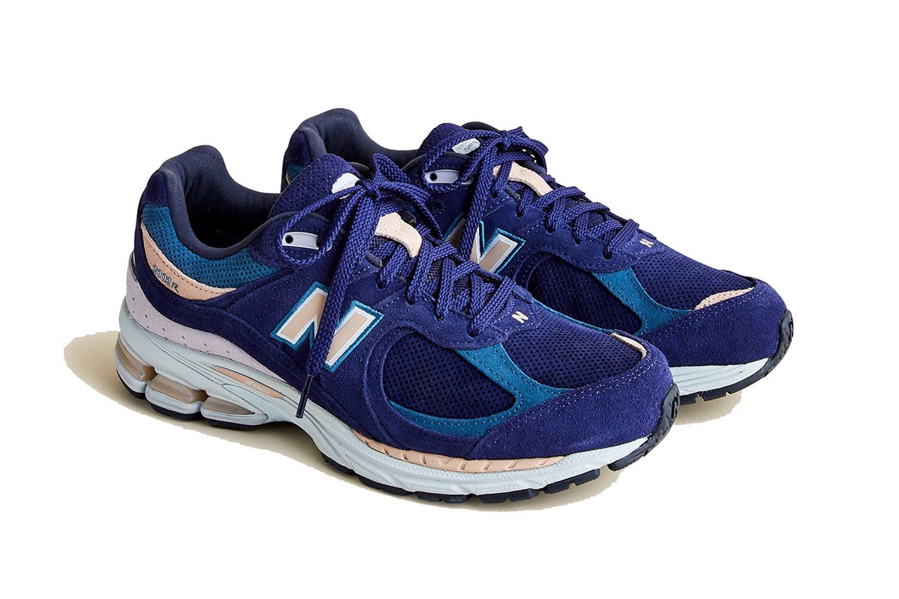 new-balance-2002r-xuat-hien-voi-sau-mau-sac-noi-bat