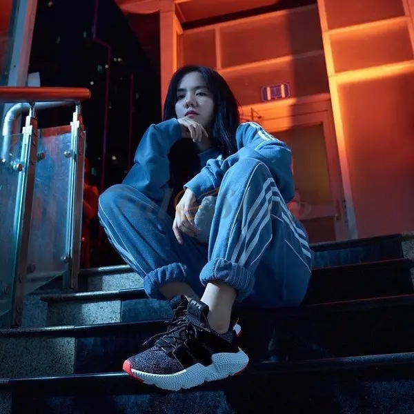 Cac buoc de lua chon size cho mot doi giay Adidas Prophere vua van