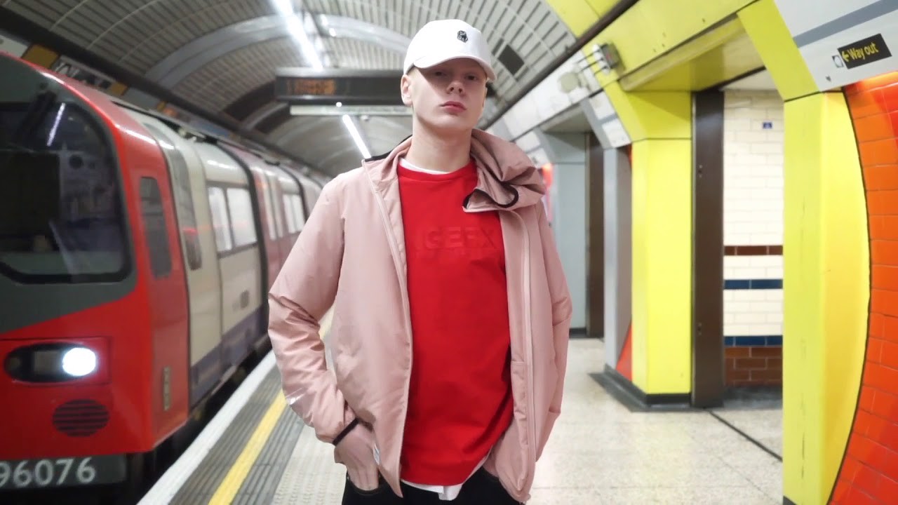 sole-mates:-leo-mandella-va-doi-giay-converse-one-star