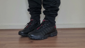 Giay Nike Air Max 95 Ultra 'Black Crimson' DX2658-001