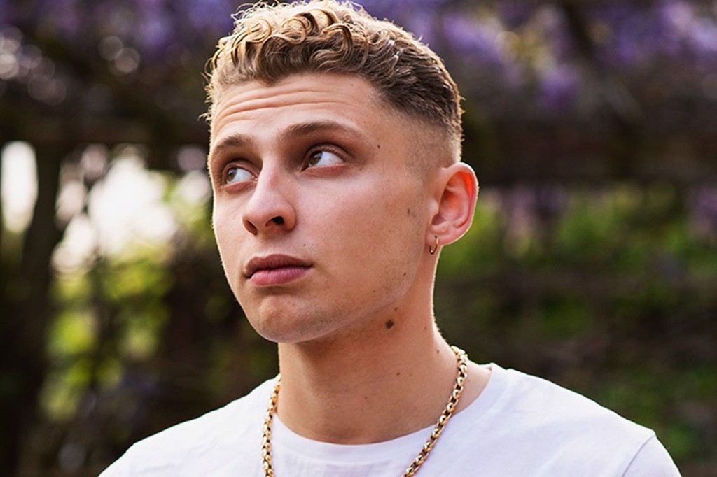 Blondey McCoy cùng adidas phù phép cho sản phẩm mới adidas Superstar Chilly “Starlight Blue” với thiết kế xuyên thâu