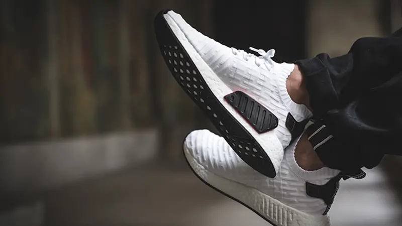 Reviw giay: adidas NMD_R2 Primeknit "White Black" sieu em ai