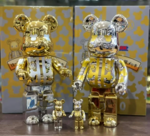 Alternative view of Mô Hình Bearbrick Happy Tokyo Gold & Silver Chrome 100% & 400%