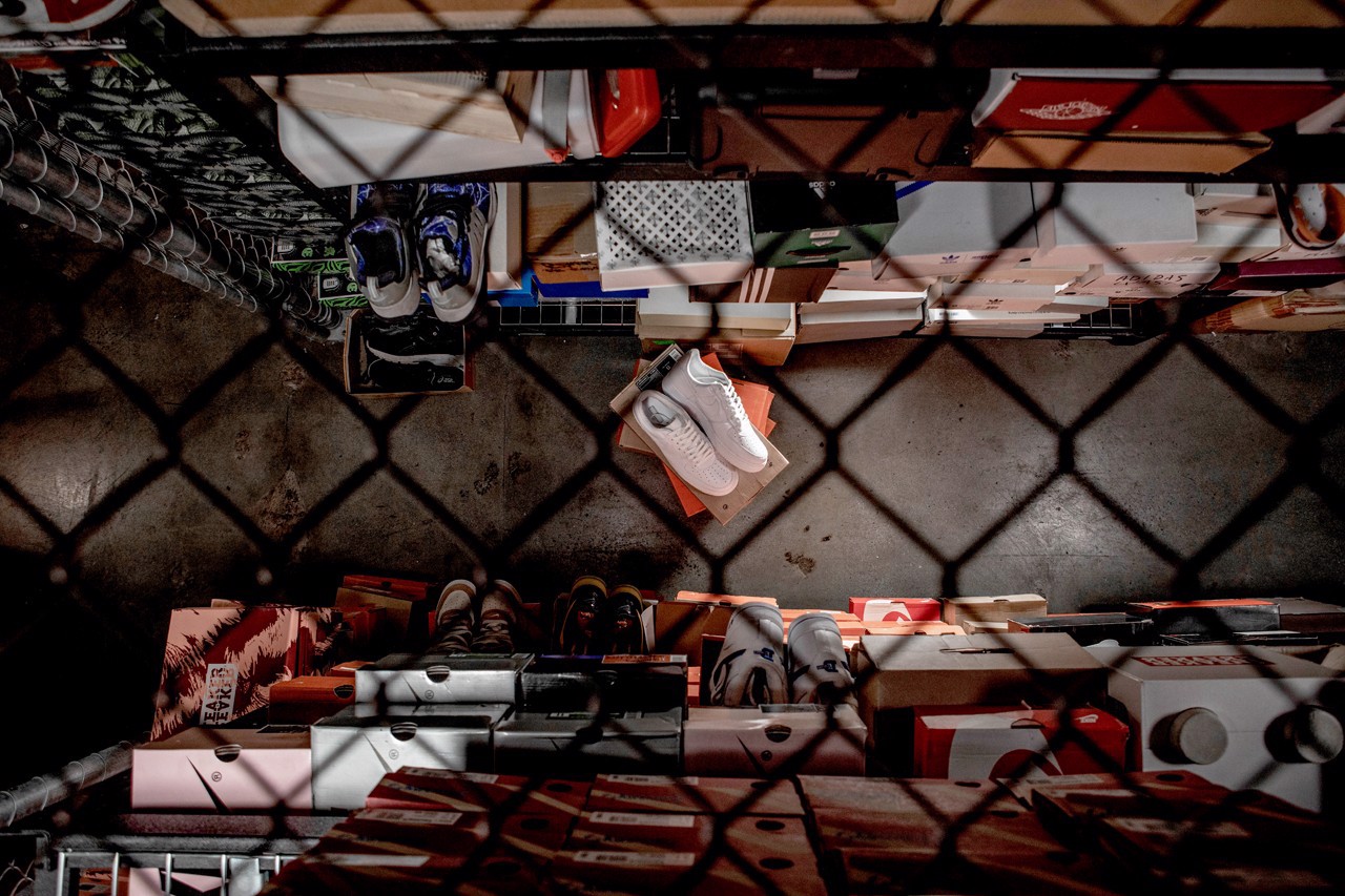 moi-quan-he-cua-simon-woody-wood-va-nike-air-force-1