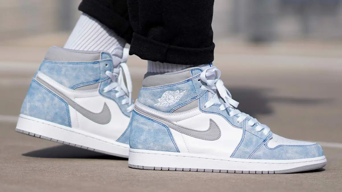Review giay: Air Jordan 1 Retro High OG Hyper Royal