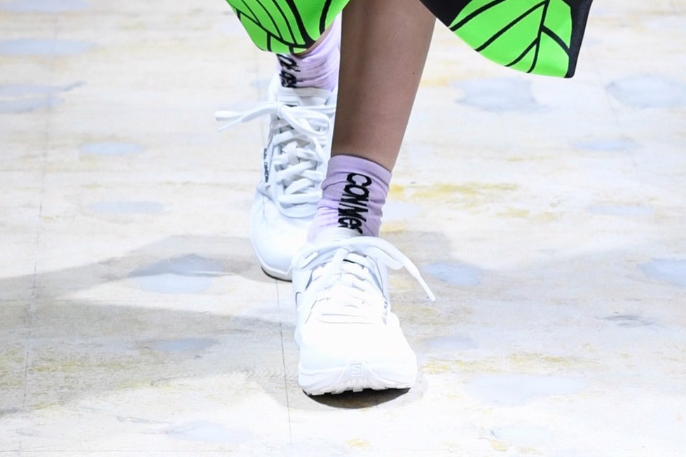 nhung-doi-sneaker-dep-nhat-cua-tuan-le-thoi-trang-paris-ss22