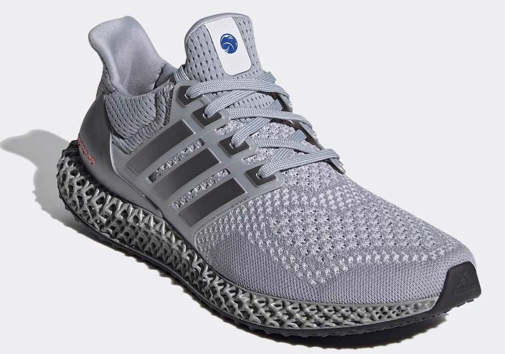 adidas Ultra4D tiến tới vũ trụ với phối màu NASA