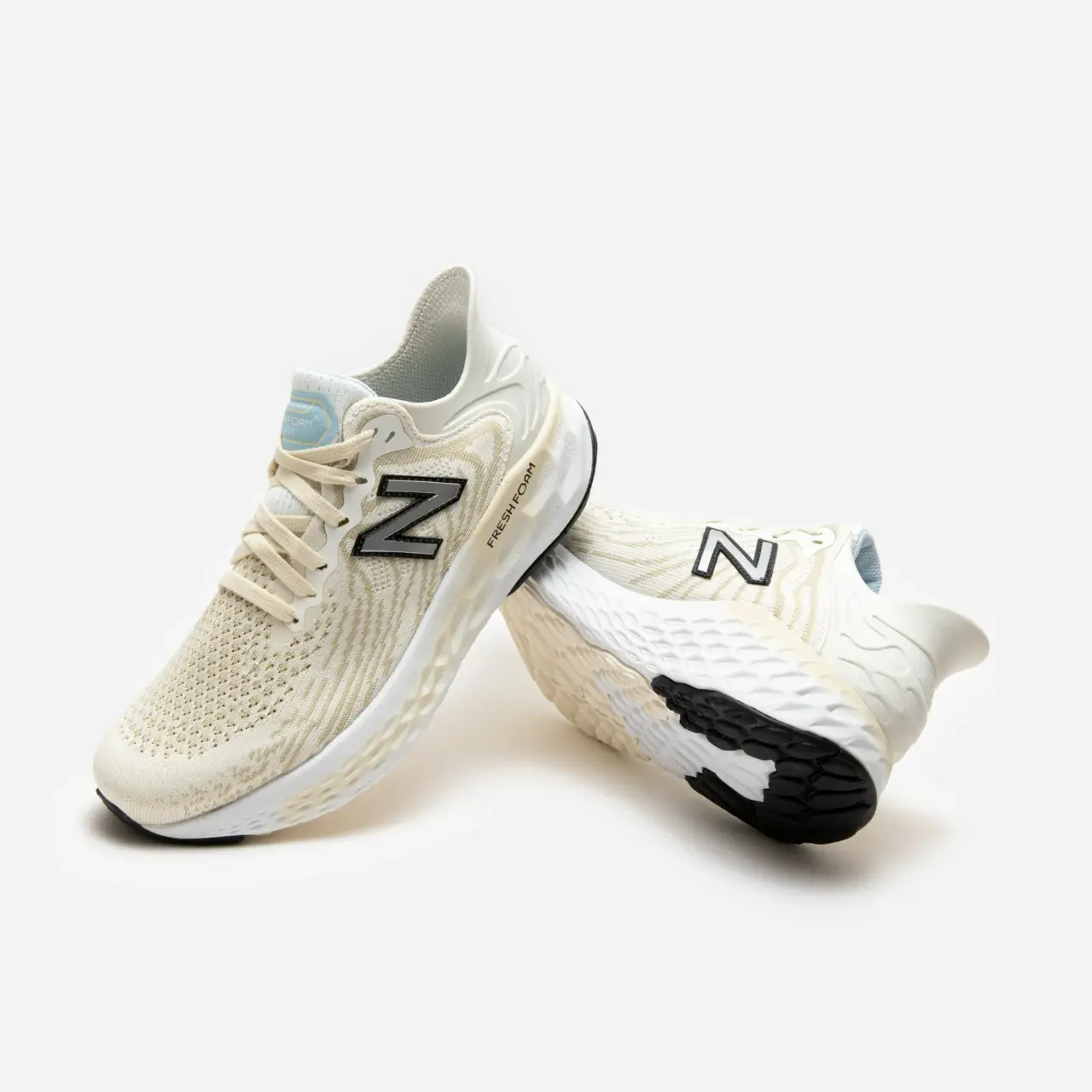 Su ket hop Naked CPH x New Balance tao ra hai phien ban dac biet 1080 va 725