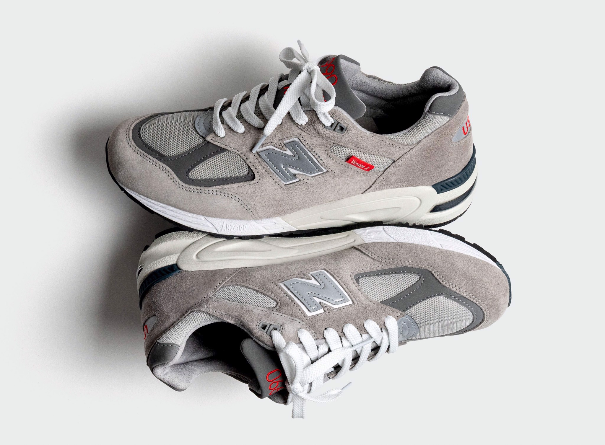 nhung-doi-giay-ban-nen-so-huu-trong-he-nam-nay