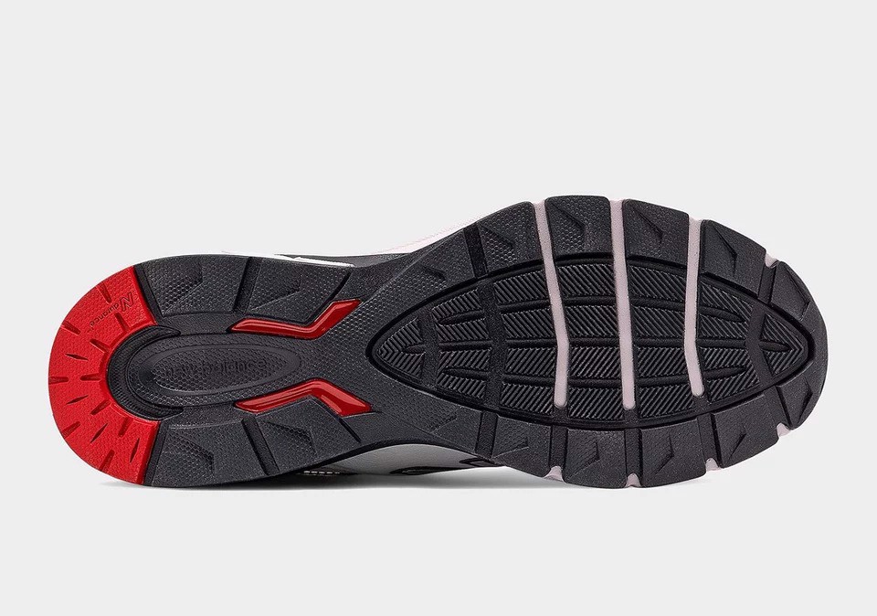 Hinh anh 3: Song mai voi thoi gian, New Balance 990v5 tiep tuc ra phoi mau moi