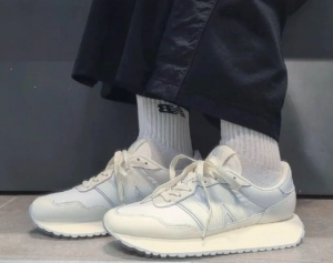 Alternative view of Giày New Balance 237 'White Pack' MS237WP