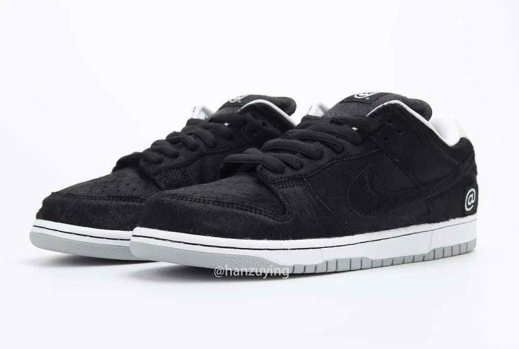 nhung-goc-nhin-chan-that-nhat-ve-medicom-x-nike-sb-dunk-low-bear-brick