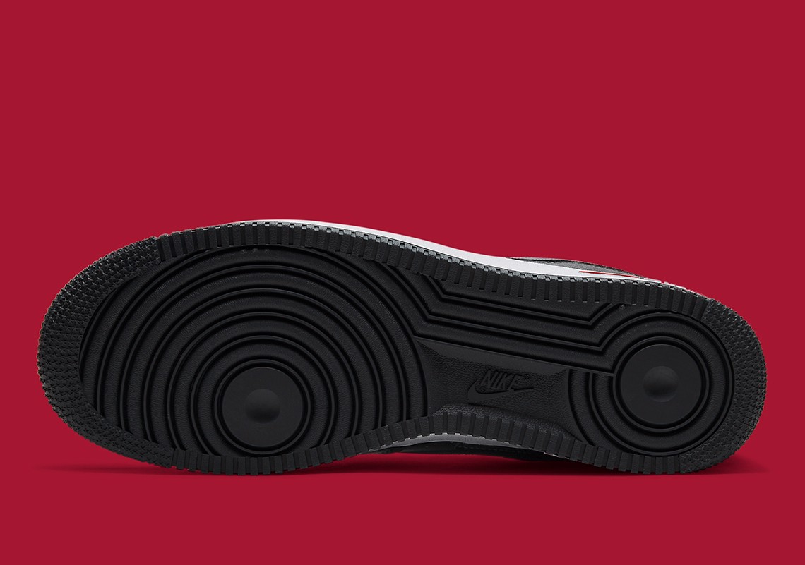 nike-air-force-1-tro-lai-voi-phien-ban-technical-stitch-hoan-toan-moi