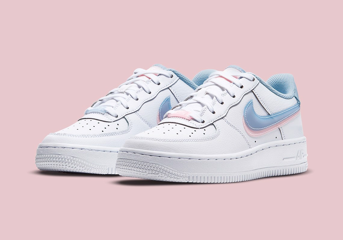 bieu-tuong-swoosh-hai-lop-mau-pastel-nhat-xuat-hien-tren-nike-air-force-low-danh-rieng-cho-cac-co-gai