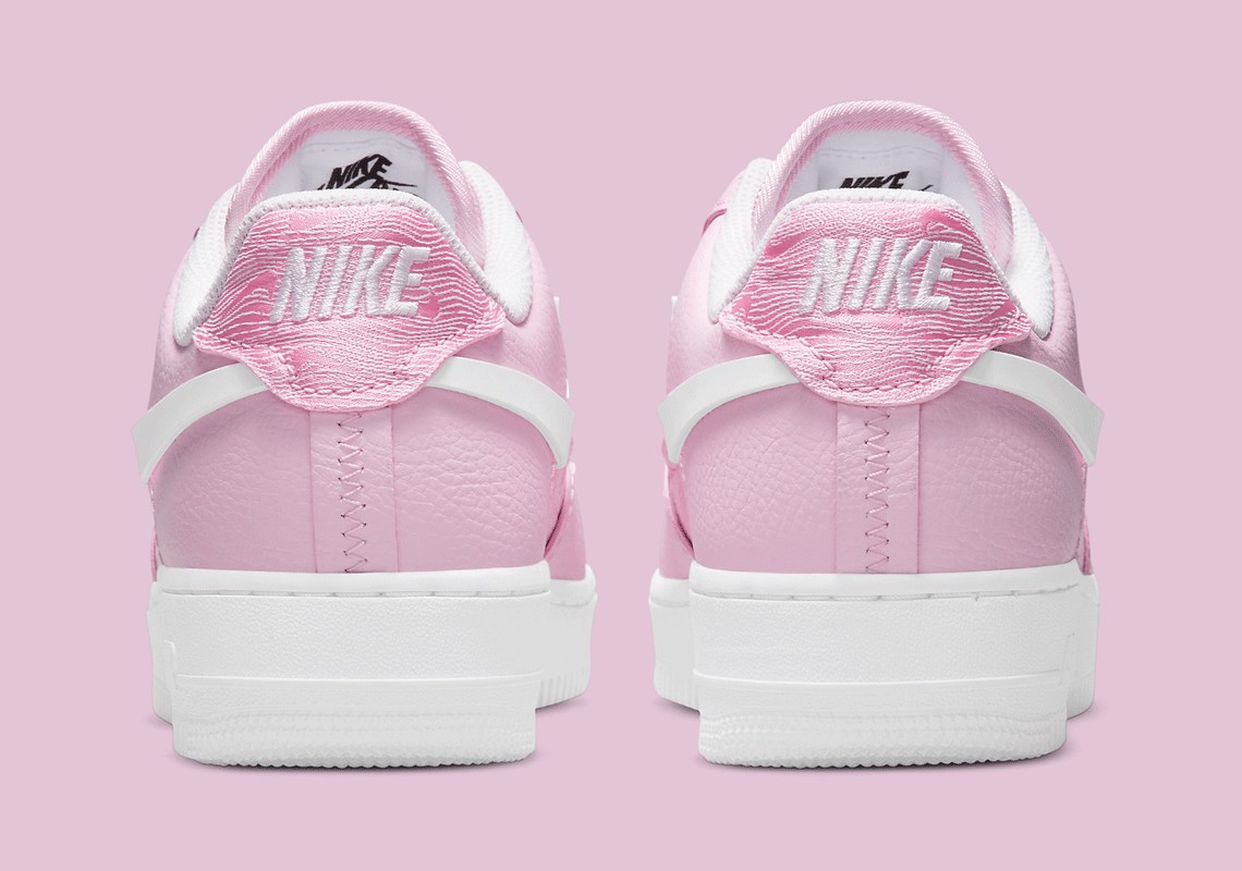 nike-air-force-1-lxx-pink-foam-voi-hoa-tiet-dia-hinh-theo-mua