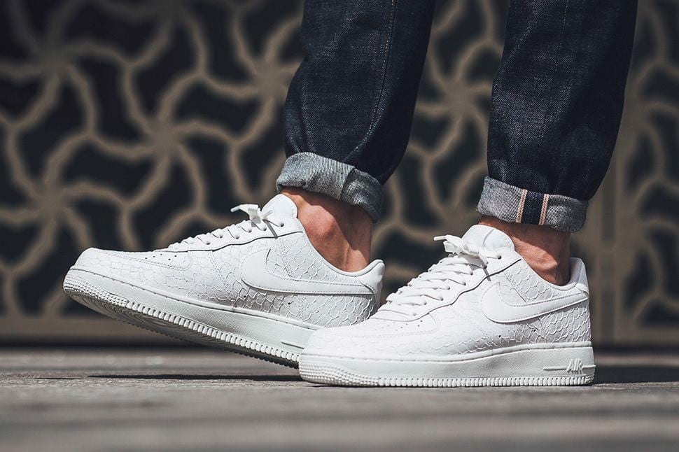 Hinh anh dau tien ve phien ban Swarovski x Nike Air Force 1 Low