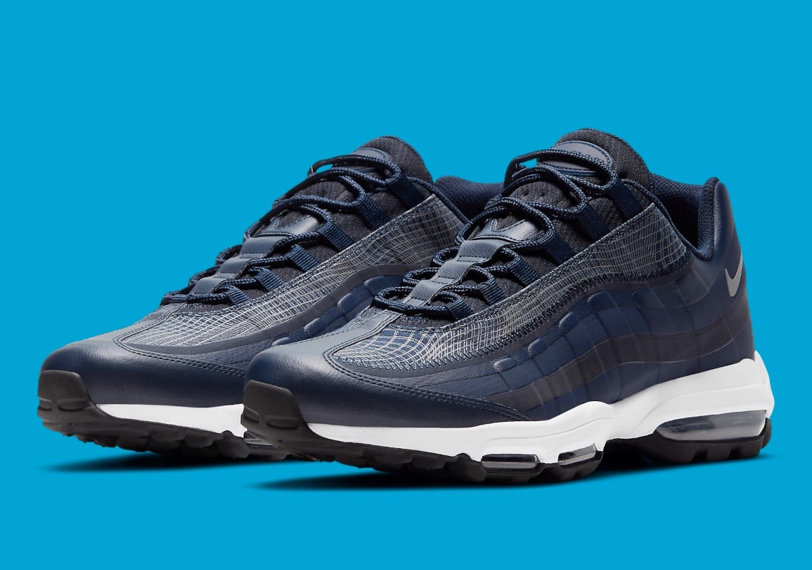nike-air-max-95-ultra-tro-nen-lot-xac-voi-tong-mau-navy