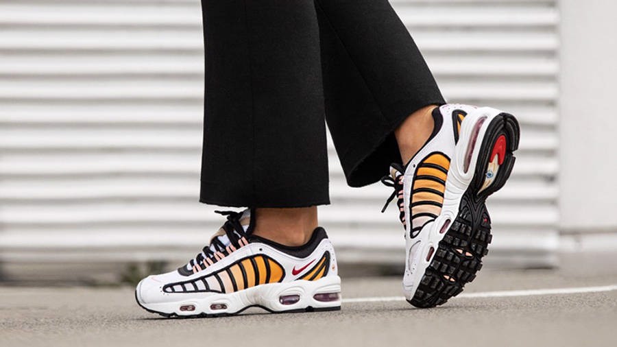 anna-bediones-va-moi-nhan-duyen-ki-la-voi-air-jordan-11-space-jam