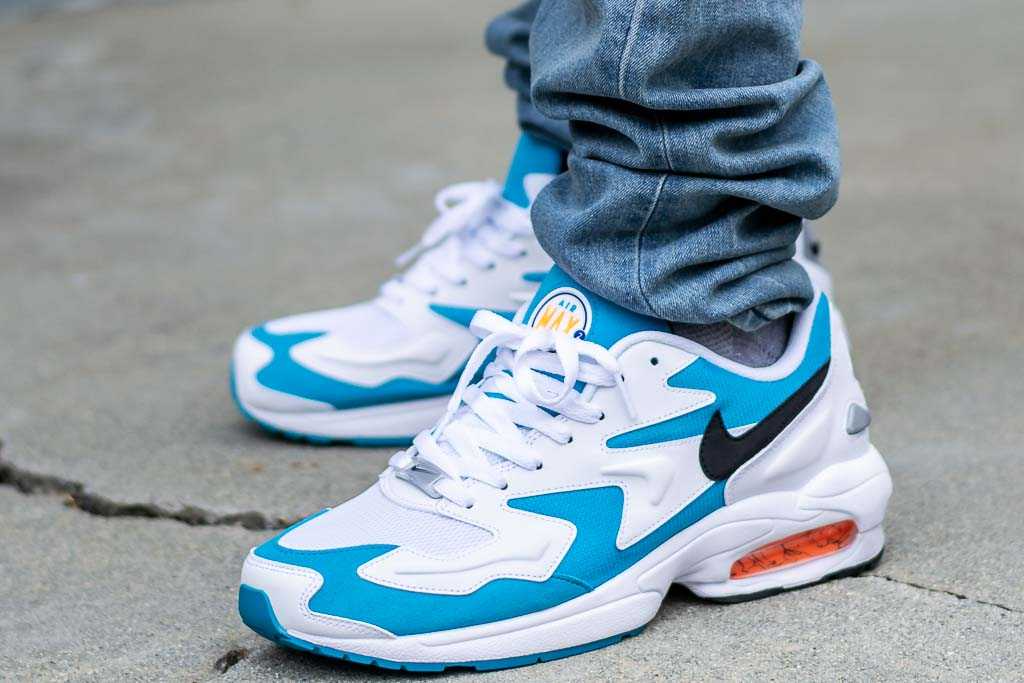 nike-air-max-2-va-air-max-2-light-su-dot-pha-trong-cong-nghe-san-xuat