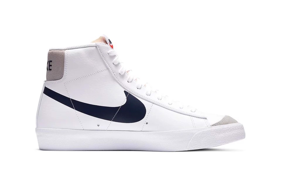 nike-blazer-mid-77-voi-swoosh-nguoc-mau-do-quyen-ru