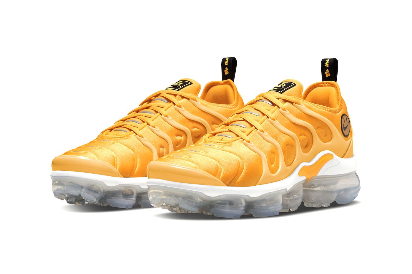 Hinh anh 2: Nike bo sung mau giay VaporMax Plus vao bo suu tap "Go The Extra Smile"