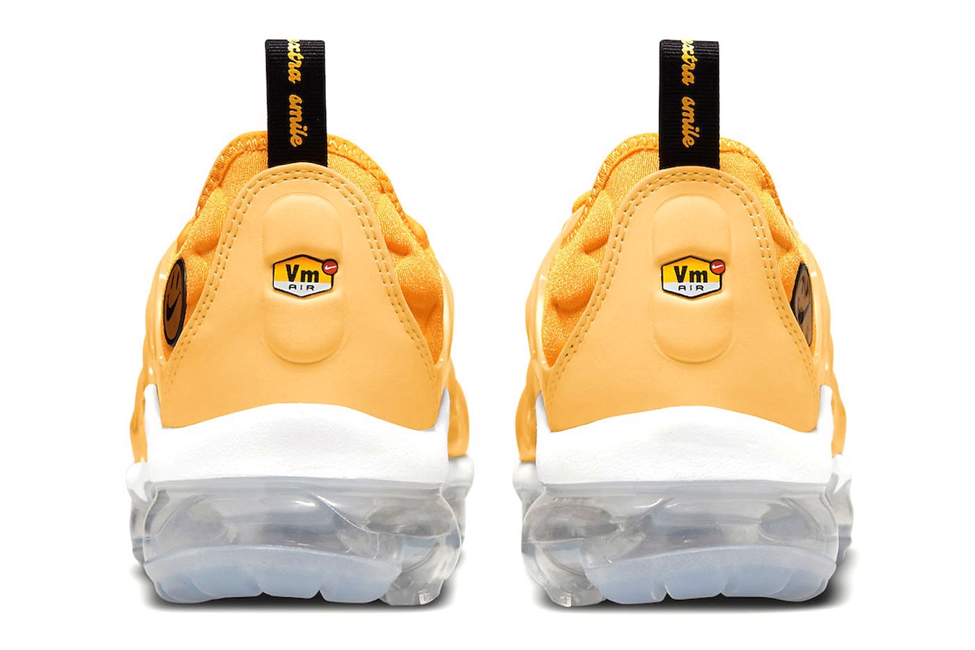 Hinh anh 4: Nike bo sung mau giay VaporMax Plus vao bo suu tap "Go The Extra Smile"