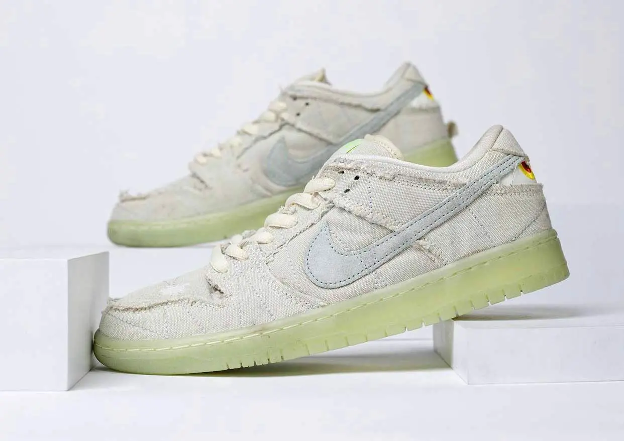 Cam tren tay phien ban Nike SB Dunk Low "Mummy"