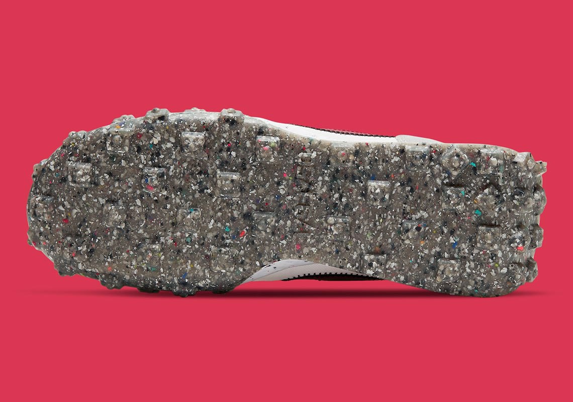 bao-ve-moi-truong-cung-nike-voi-thiet-ke-nike-waffle-racer-crater-smoke-grey-and-gym-red-moi-nhat