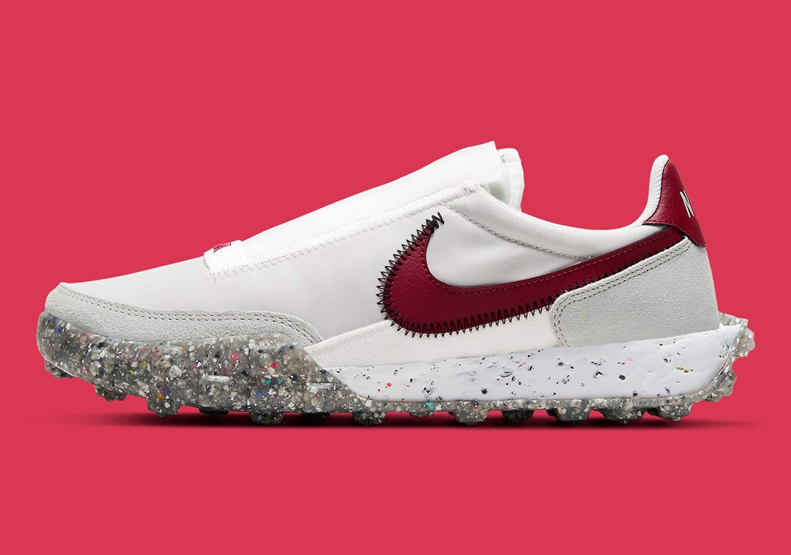 bao-ve-moi-truong-cung-nike-voi-thiet-ke-nike-waffle-racer-crater-smoke-grey-and-gym-red-moi-nhat