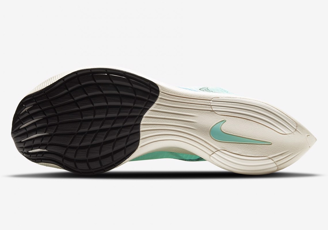 nike-cai-thien-hon-nua-voi-thiet-ke-cua-minh-cung-zoom-vaporfly-next-2