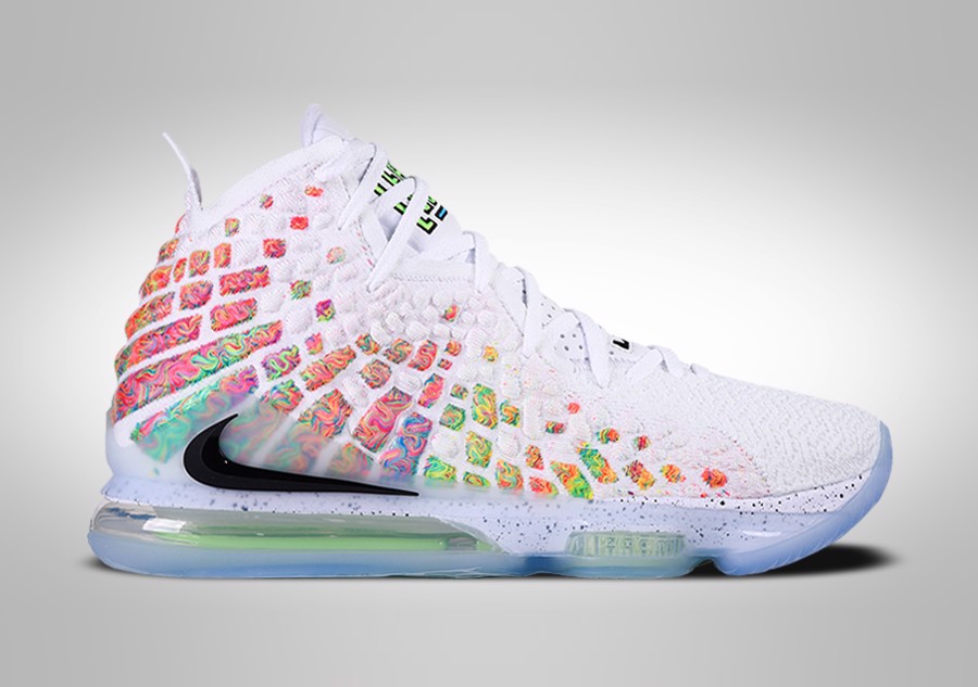 nhung-dieu-chua-ke-ve-giay-bong-ro-lebron-james