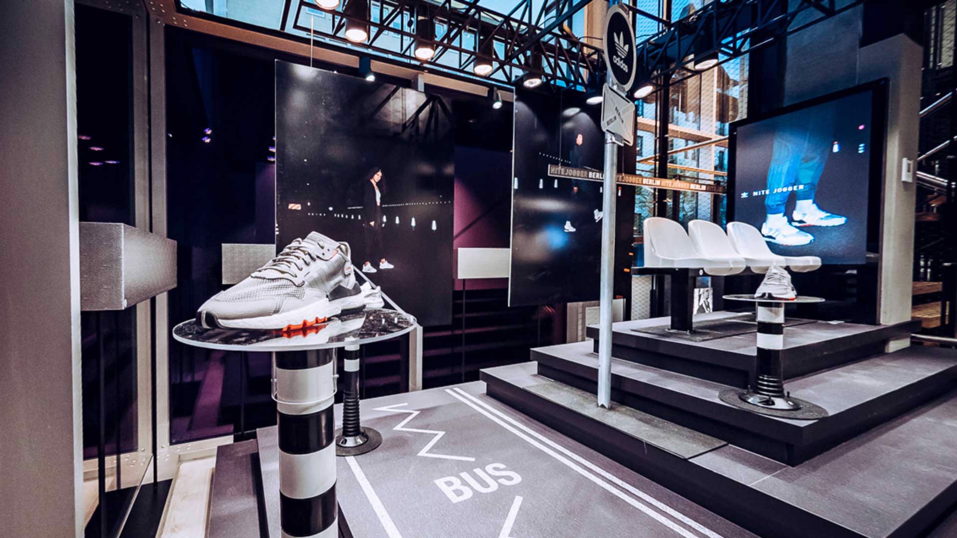 Hinh anh 1: Adidas Nite Jogger – Tan binh moi ong tron toan bo cong nghe dinh cao nhat cua Adidas