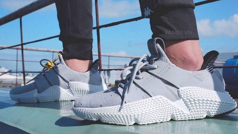 Đôi giày Adidas Prophere đã trở thành tâm điểm chú ý của giới trẻ như thế nào? Hinh anh 2: Doi giay Adidas Prophere da tro thanh tam diem chu y cua gioi tre nhu the nao?