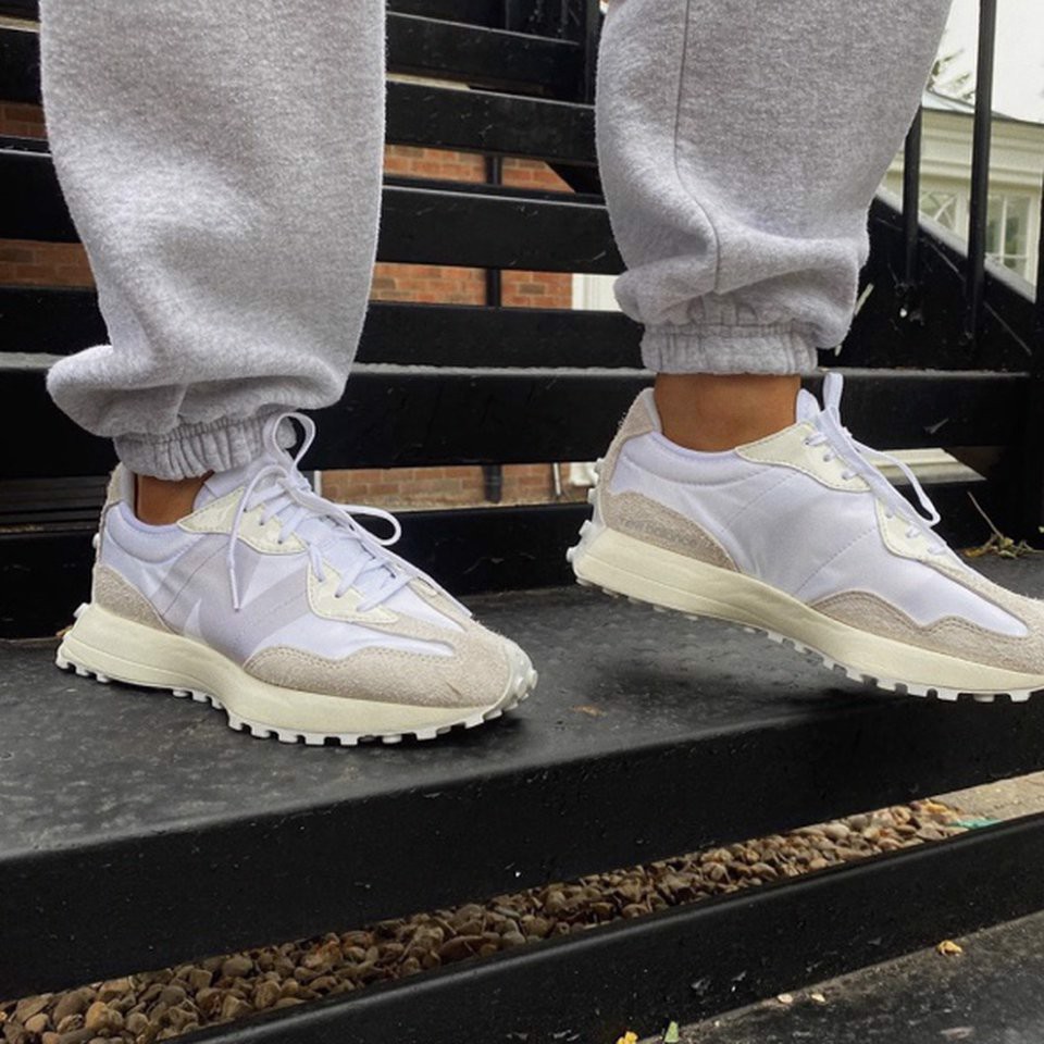 top-10-doi-giay-the-thao-tuyet-voi-nhat-danh-cho-ban-nu-vao-ngay-20-10