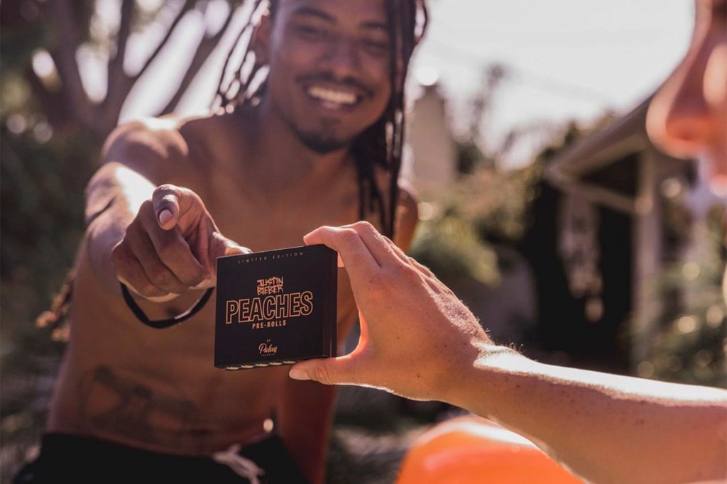 justin-bieber-gia-nhap-hoi-nhung-nguoi-co-suc-hut-cung-palm-peaches