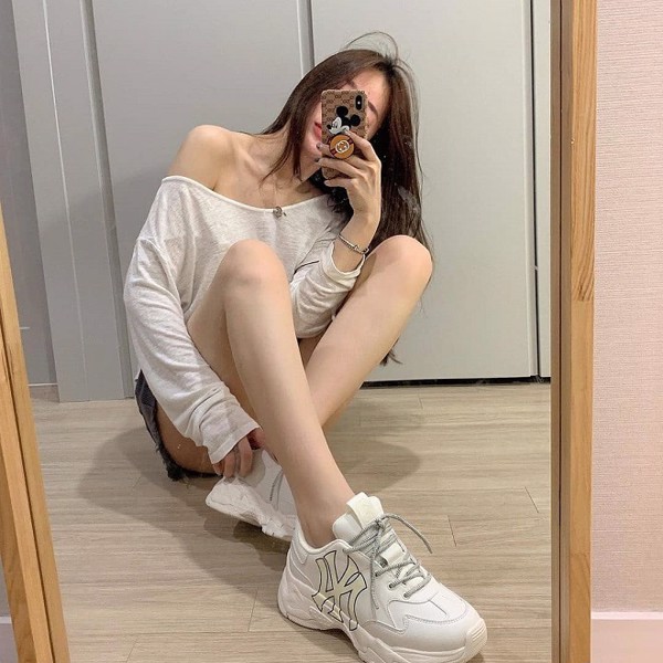 Hinh anh 11: Tat tan tat cac tip phoi do cung voi giay MLB cho cac co nang 2021