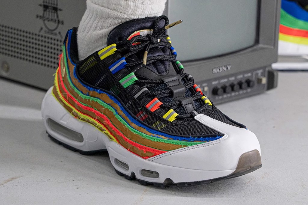 lop-upper-co-the-boc-tach-tren-bo-suu-tap-hidden-message-moi-cua-nike-va-bait