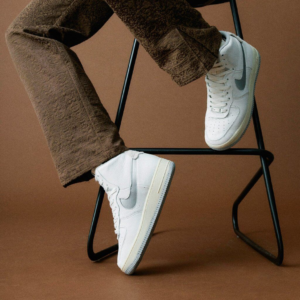 Giay Nike Wmns Air Force 1 High Sculpt 'White Light Smoke Grey' DC3590-101