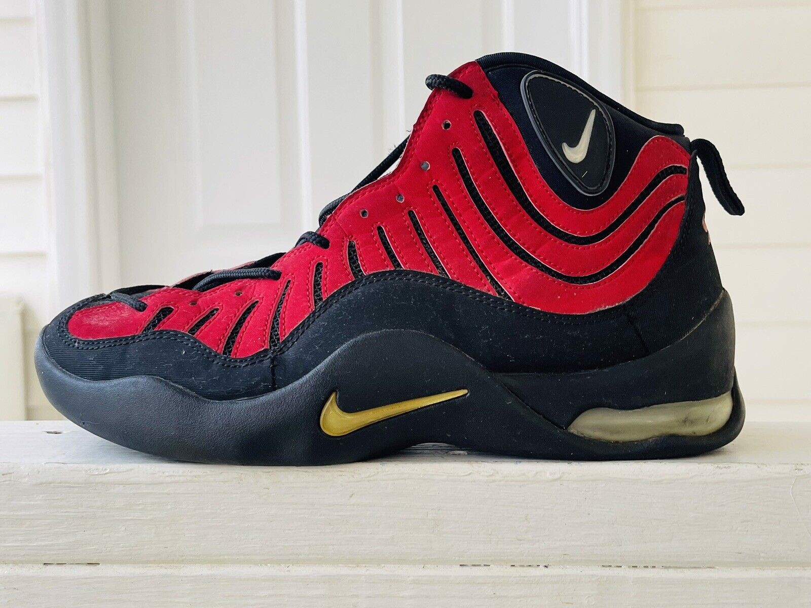 tat-tan-tat-ve-mau-giay-the-thao-nike-air-bakin