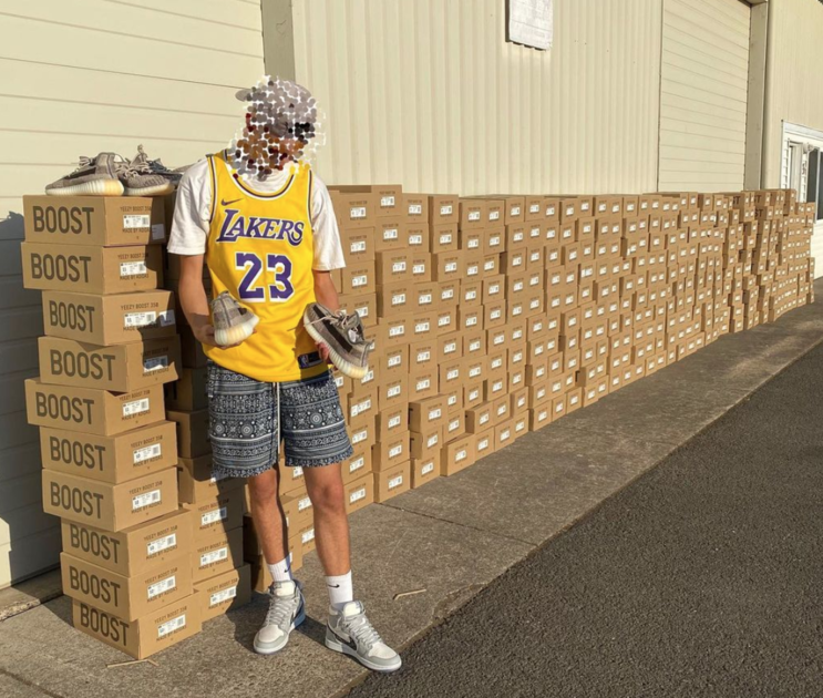 nhung-hau-qua-cua-viec-mo-rong-van-hoa-giay-the-thao