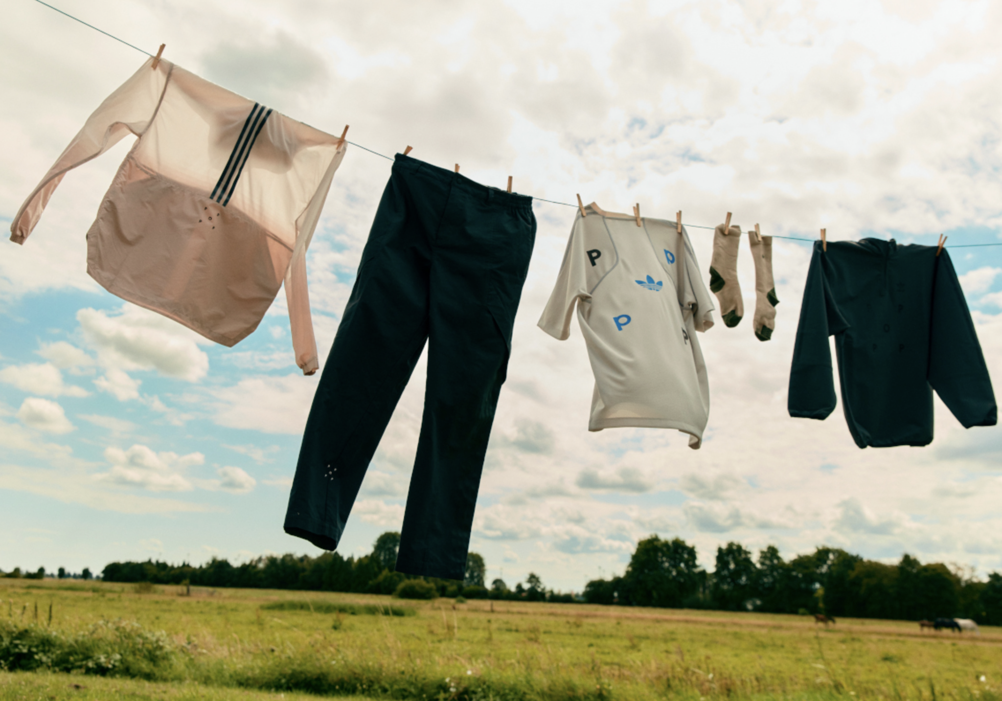 Hinh anh 2: Pop Trading Company x adidas Skateboarding: BST danh cho hoat dong ngoai troi