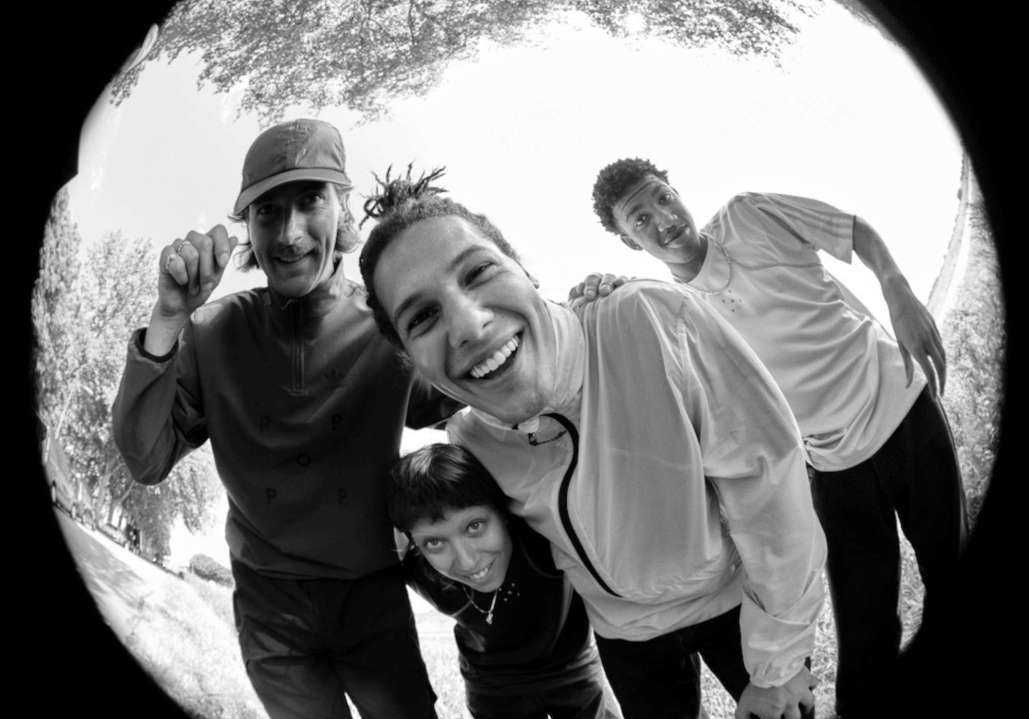 Hinh anh 6: Pop Trading Company x adidas Skateboarding: BST danh cho hoat dong ngoai troi