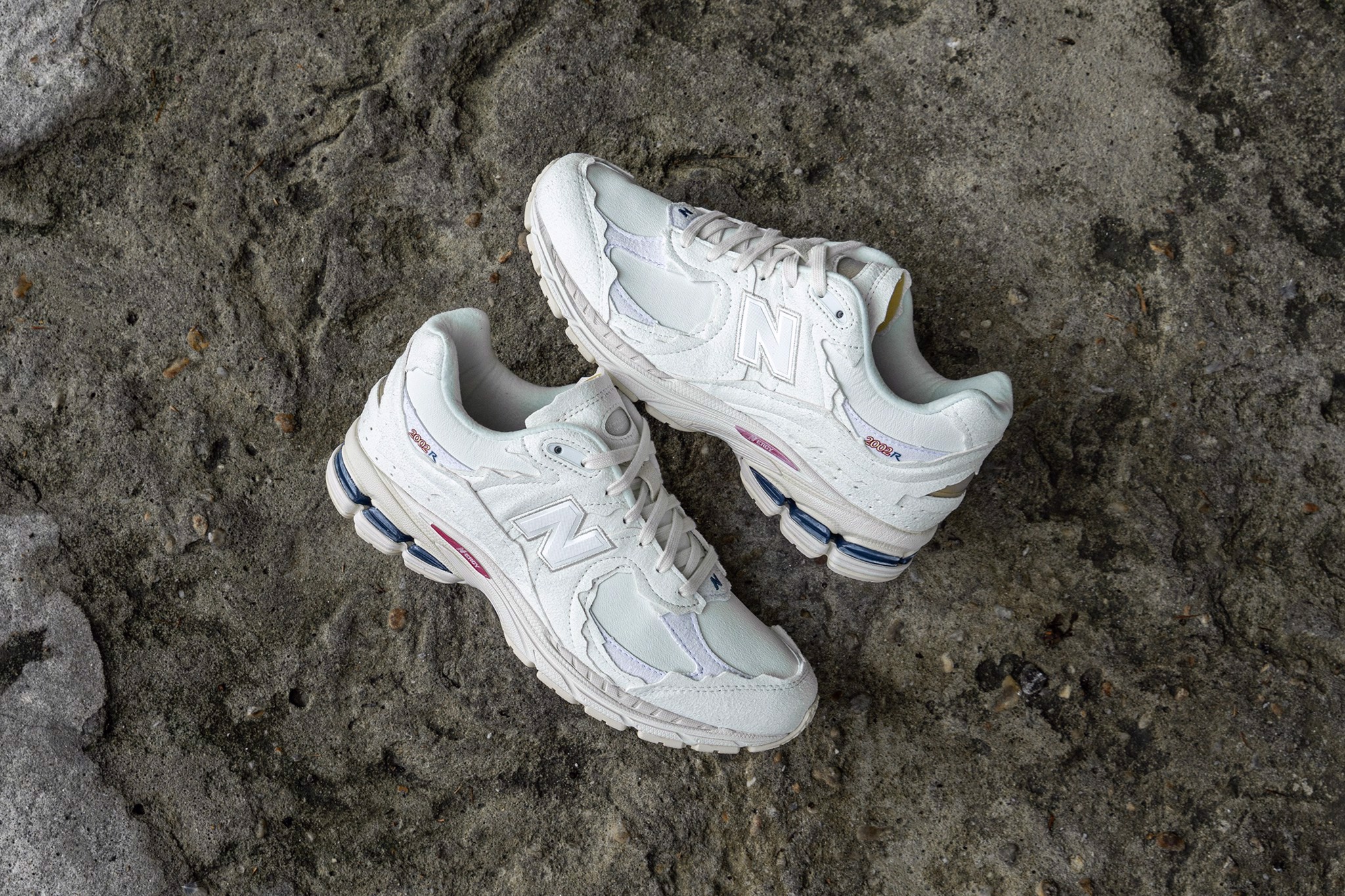 bac-thay-phia-sau-thanh-cong-cua-new-balance-s-protection-pack