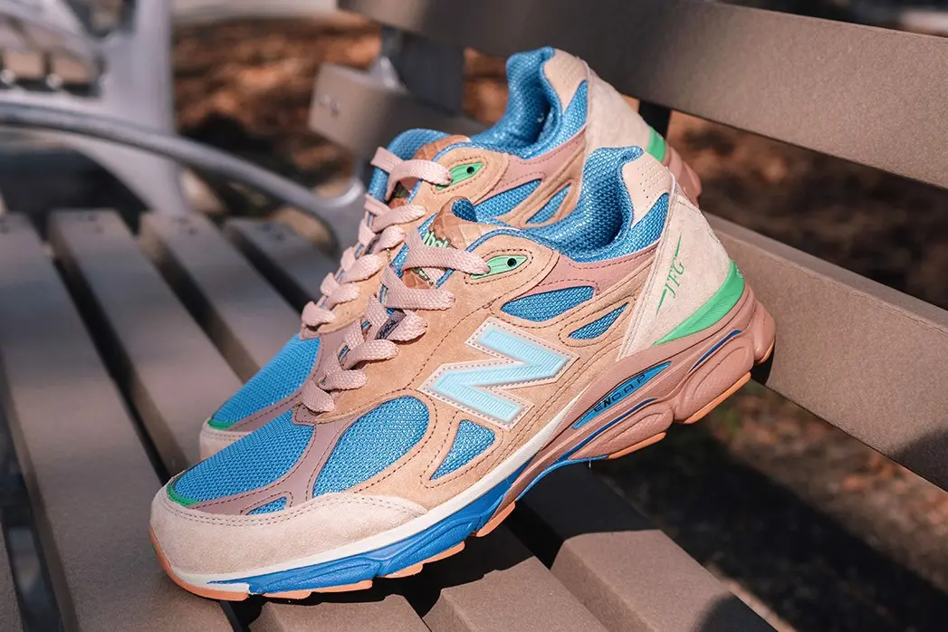Nhung hinh anh chinh thuc cua Joe Freshgoods x New Balance 990v3 "Outside Clothes"