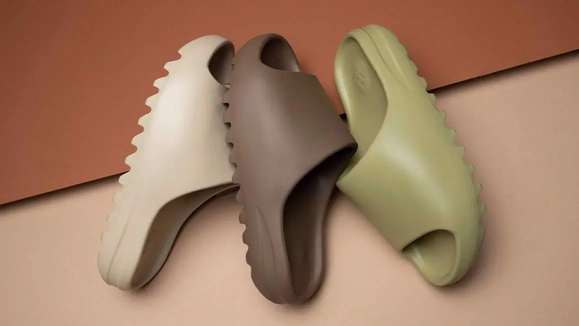 Review giay: Yeezy Slide-Su luoi bieng day ca tinh