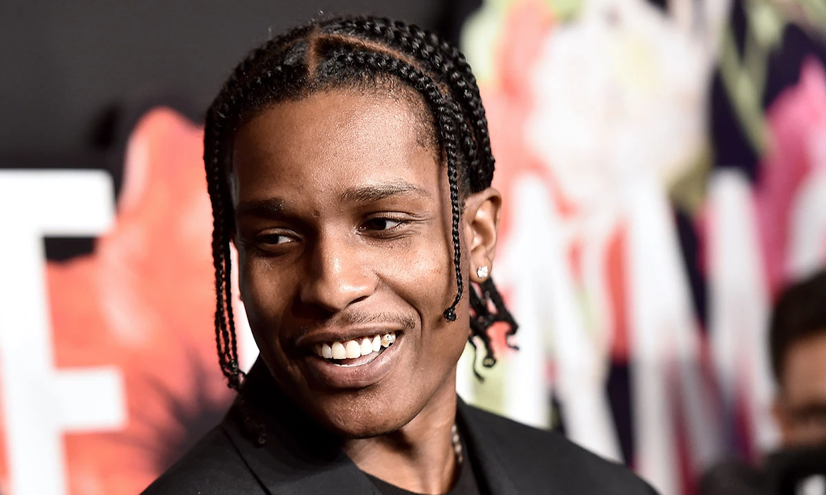 prada-x-adidas-originals-forum-low-nhung-thong-tin-va-cai-nhin-dau-ti