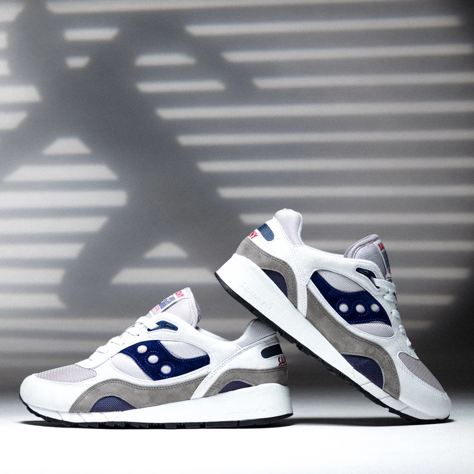 saucony-chinh-thuc-ra-mat-tro-lai-voi-nguoi-ham-mo-doi-giay-shadow-600