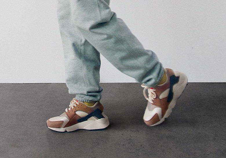 Stussy và Nike đang mang trở lại Air Huarache, đánh dấu sự hợp tác giày thể thao đầu tiên của họ Hinh anh 3: Stussy va Nike dang mang tro lai Air Huarache, danh dau su hop tac giay the thao dau tien cua ho