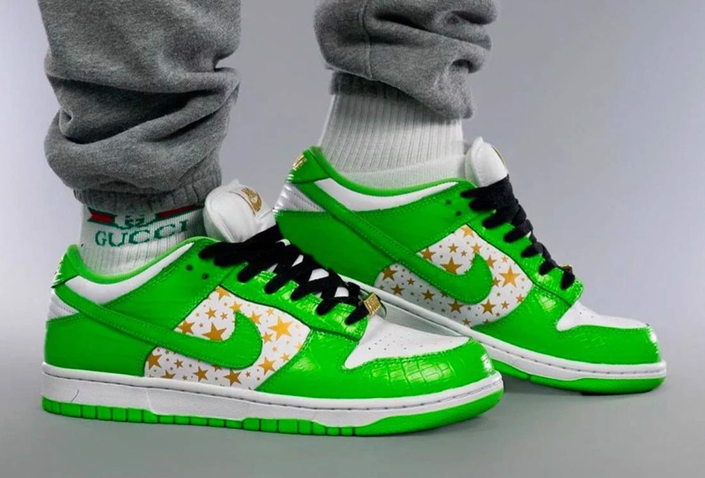 Supreme x Nike SB Dunk Low Mean Green